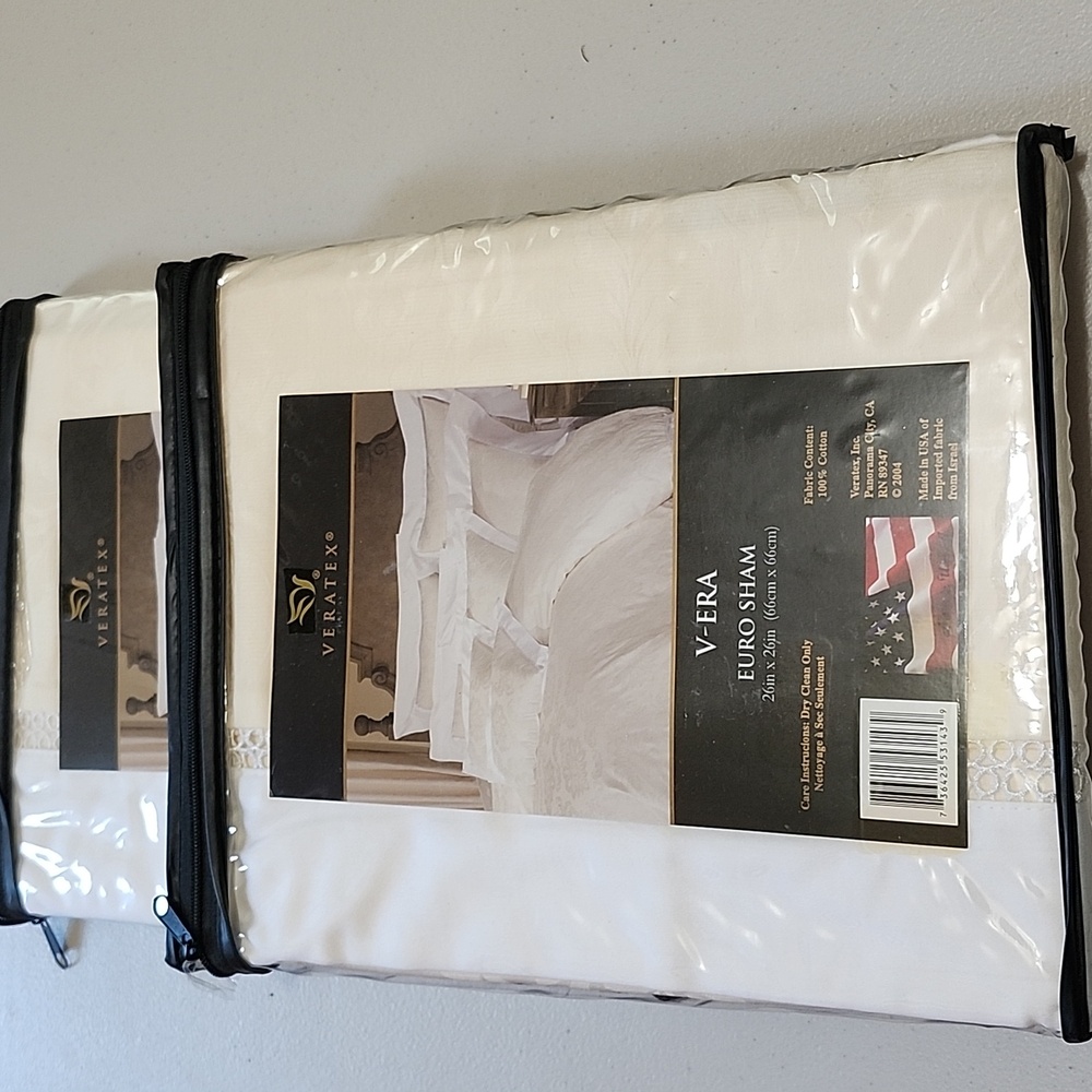NWT Veratex 2 Euro Shams 26x26